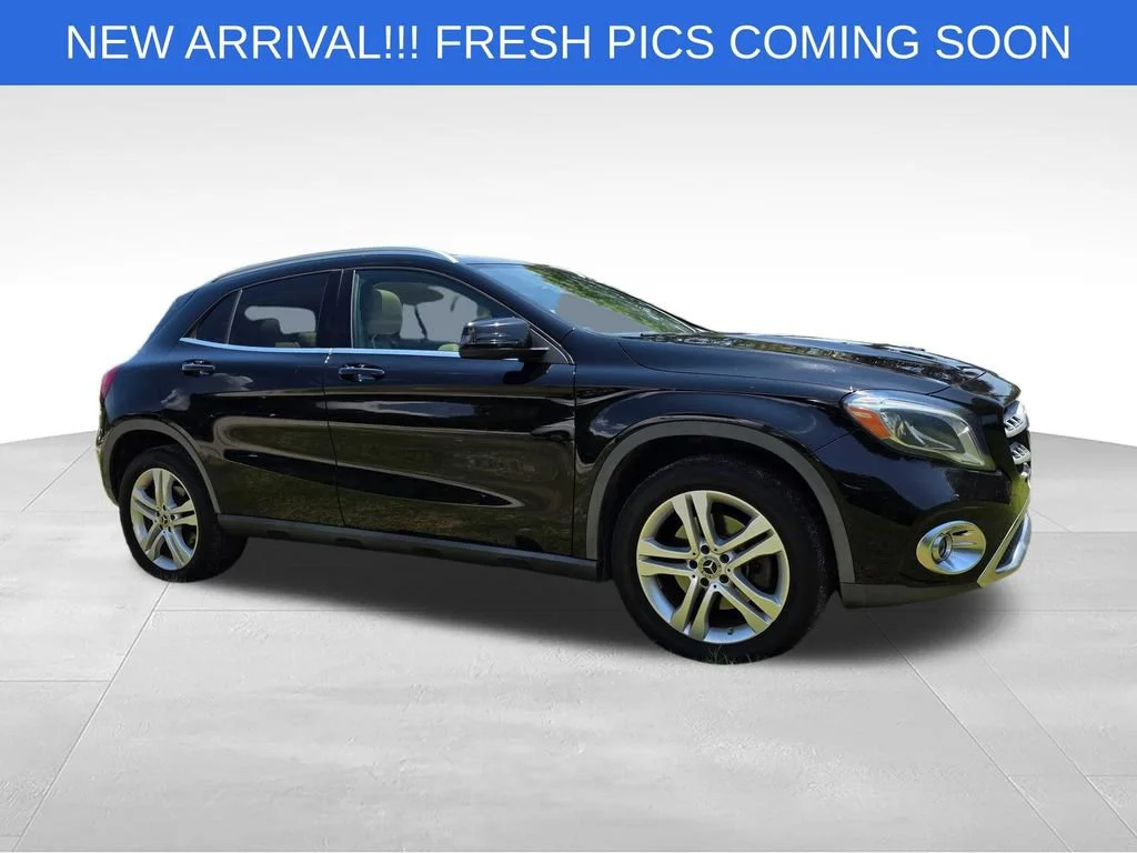 Used 2018 Black Mercedes-Benz 4MATIC® image 3
