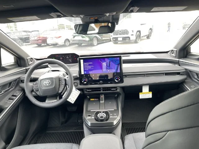 2026 Toyota C-HR XSE - Photo 37