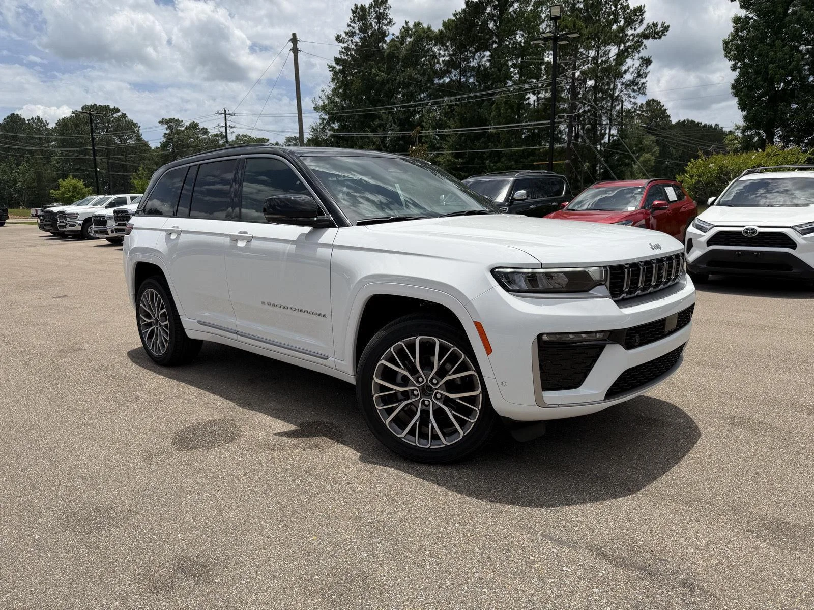 New 2026 Bright White Clear-Coat Exterior Paint Jeep Summit image 3