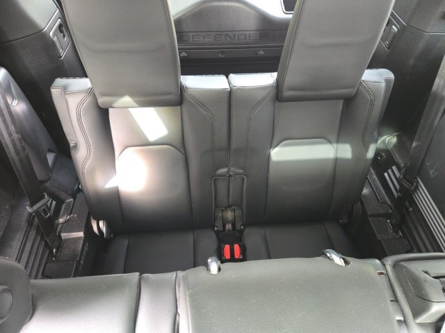 Used 2022 Silver Land Rover S image 10