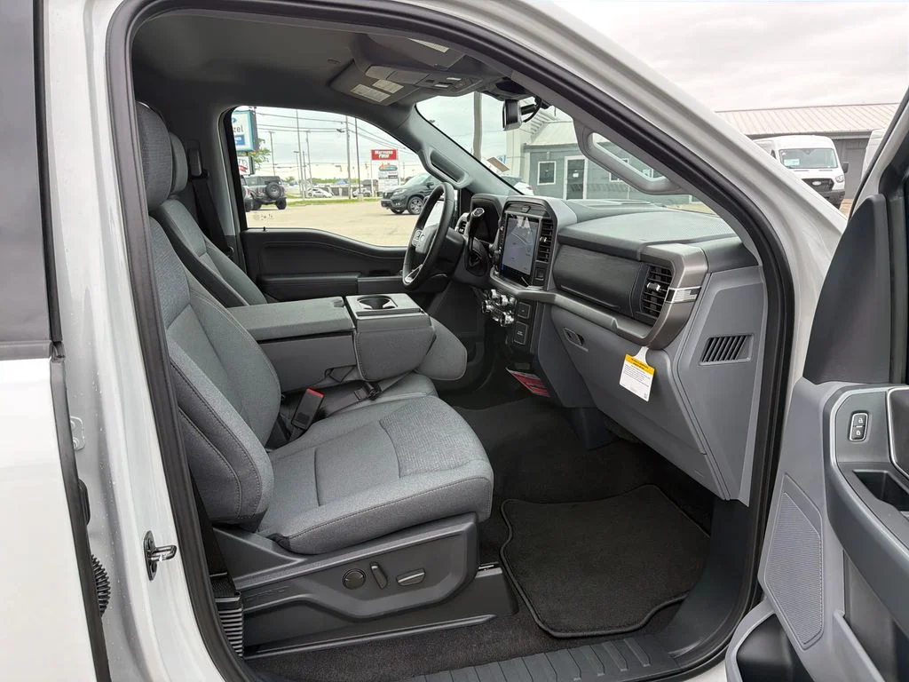 New 2026 White Ford XLT image 18
