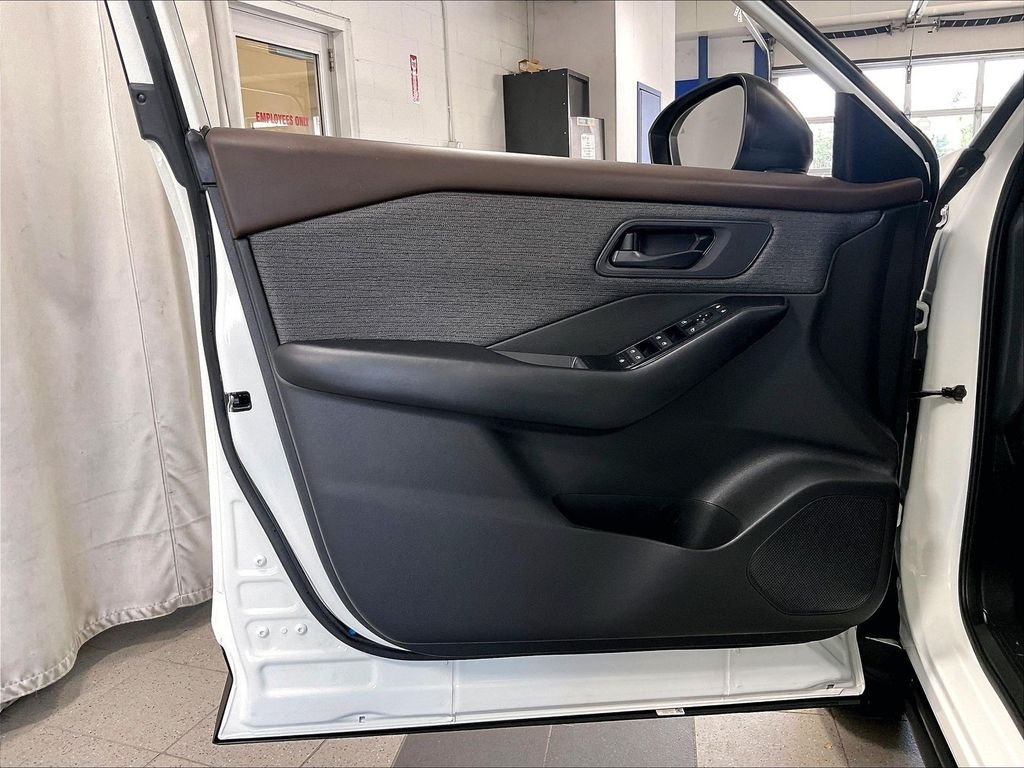 Used 2023 White Nissan S image 9
