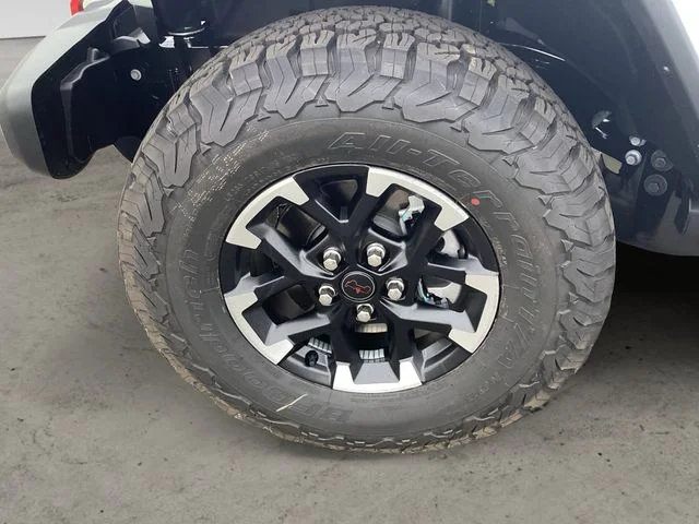 New 2027 Bright White Clearcoat Jeep Rubicon image 15