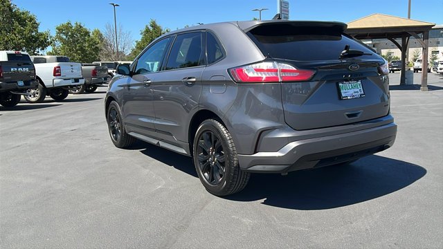 Used 2022 Gray Ford SE image 5