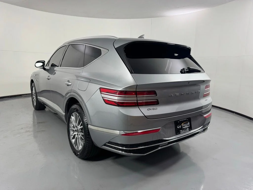 Used 2025 Silver Genesis 2.5T image 5