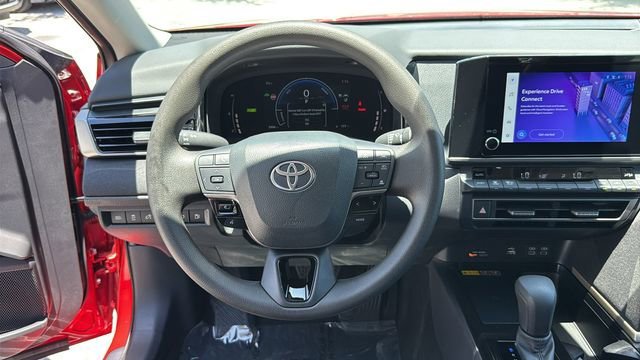 2025 Toyota Camry LE - Photo 22