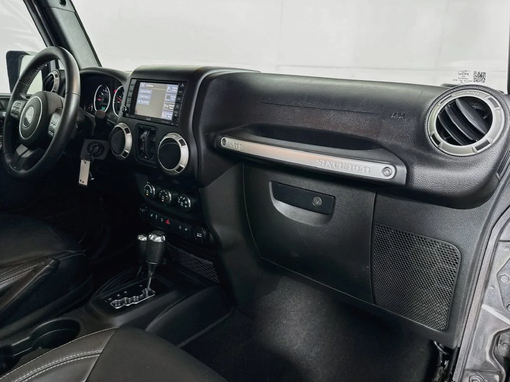 Used 2017 Gray Jeep Unlimited Rubicon image 32