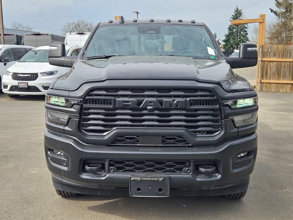 New 2025 Diamond Black Crystal Pearl-Coat Exterior Paint RAM Tradesman image 2