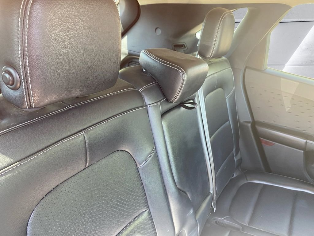 Used 2020 Blue Ford SEL image 16