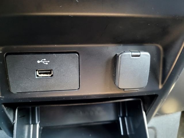 Used 2018 White Ford XLT image 13