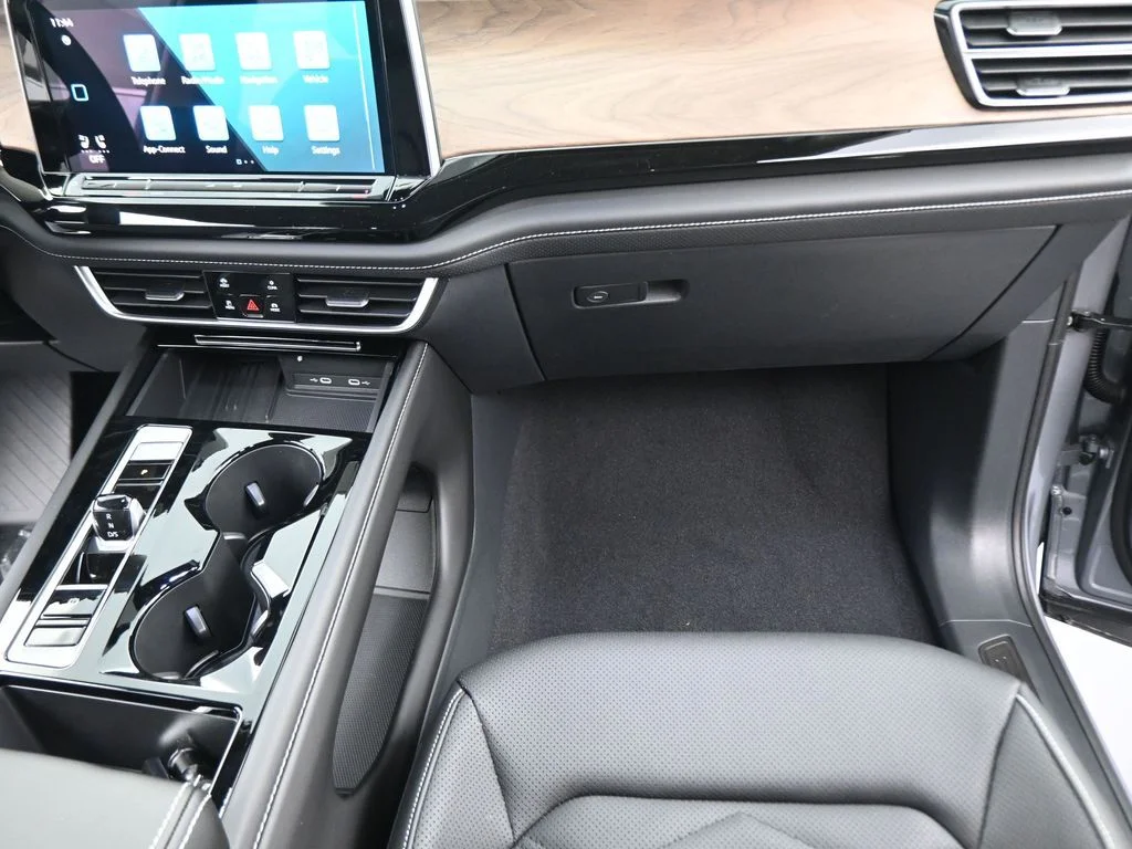 New 2026  Volkswagen 2.0T SE w/Technology image 45