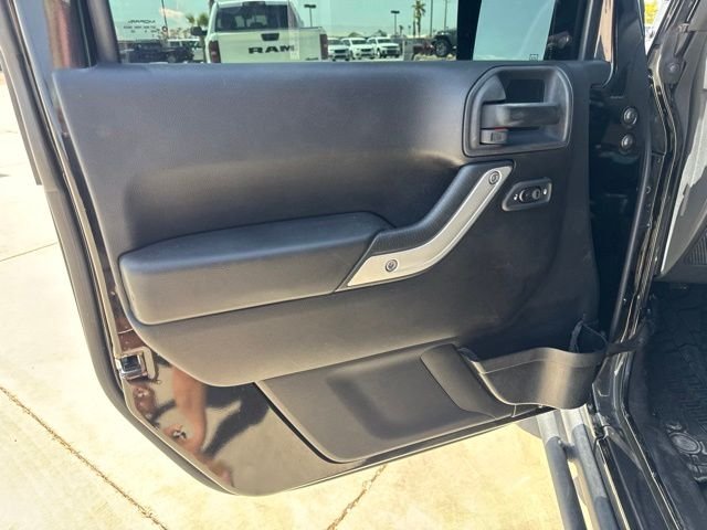 2015 Jeep Wrangler Unlimited Sahara - Photo 19
