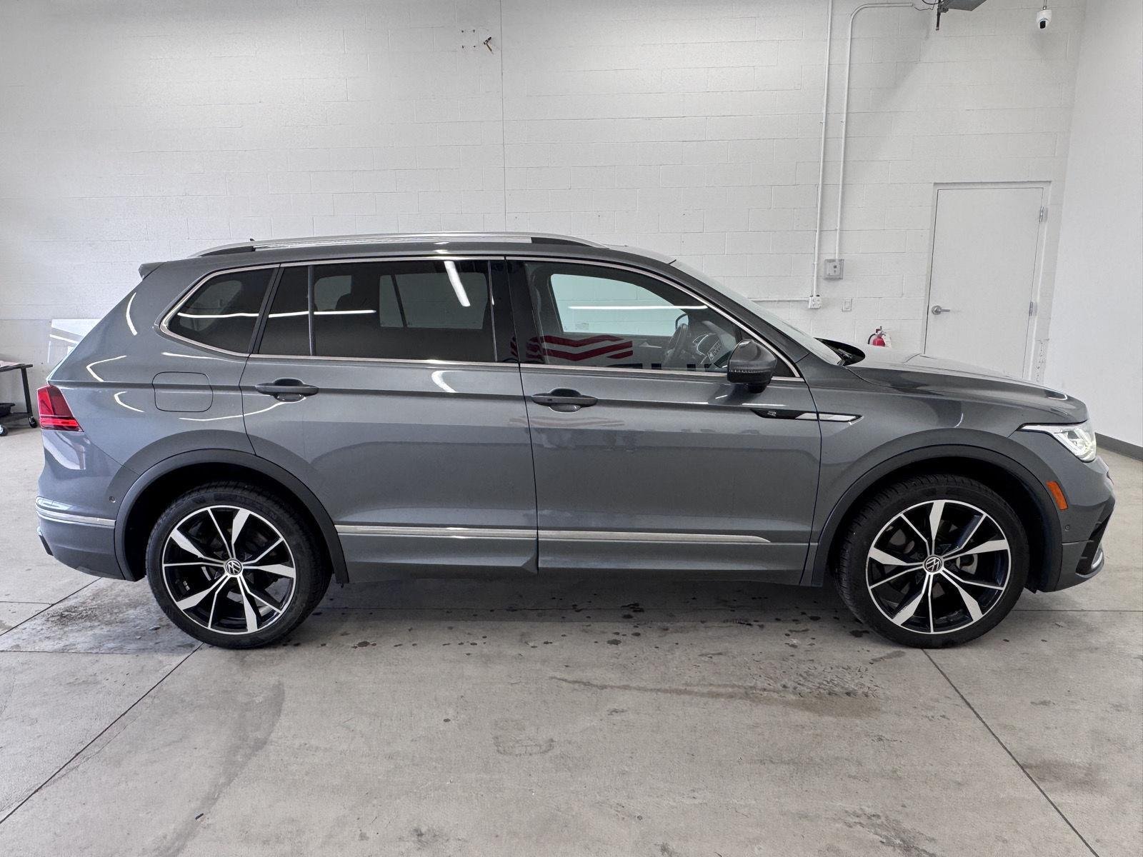 2022 Volkswagen Tiguan SEL R-LINE - Photo 11