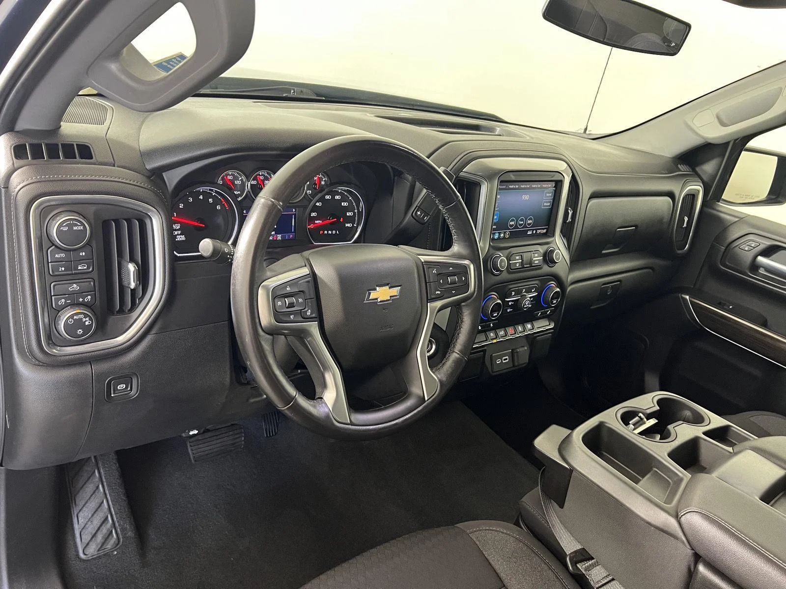 Used 2021 Blue Metallic Chevrolet LT image 5