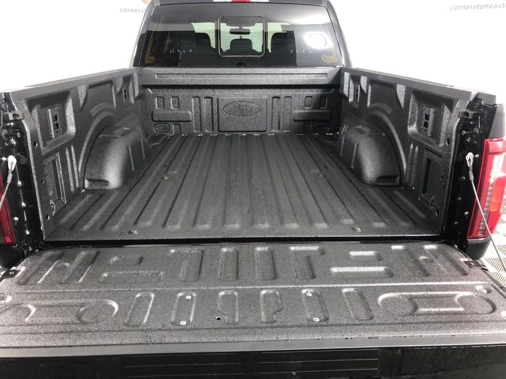 New 2026 Agate Black Metallic Ford XLT image 21
