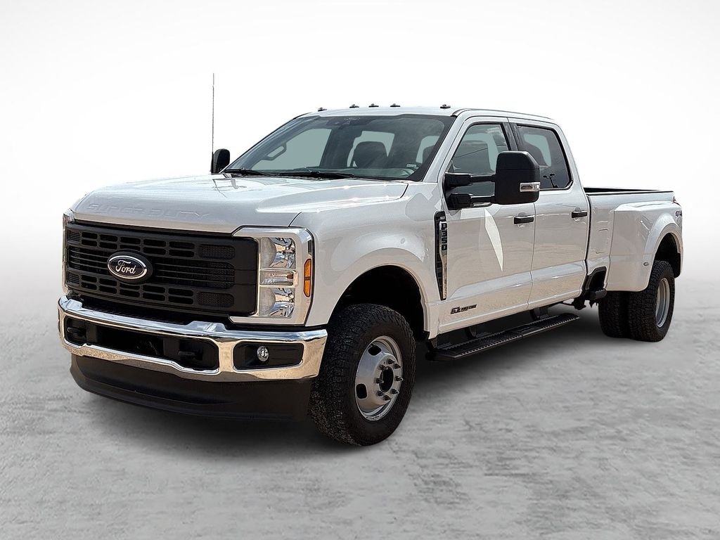 Used 2025 Oxford White Ford XLT image 5
