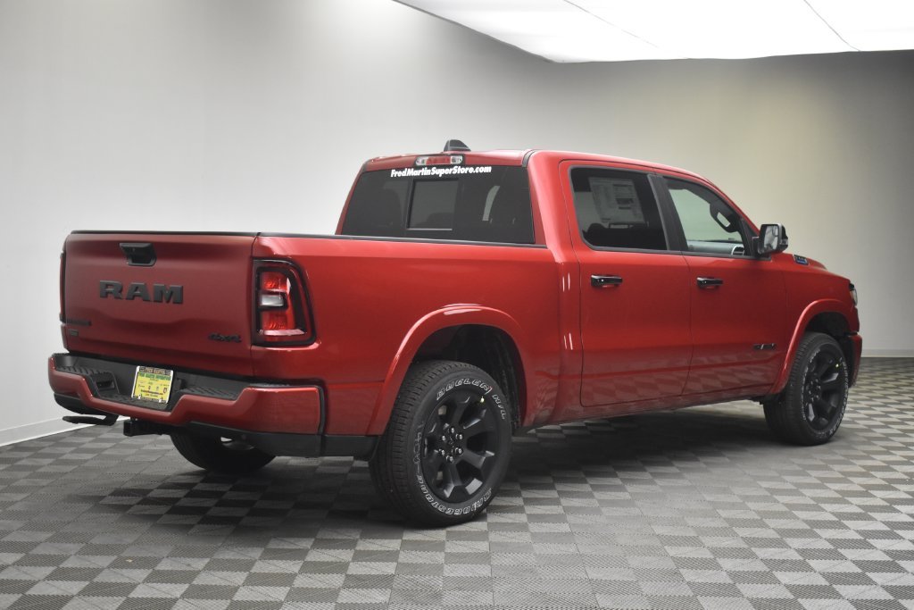 New 2027 Molten Red Pearl-Coat Exterior Paint RAM Big Horn/Lone Star image 5
