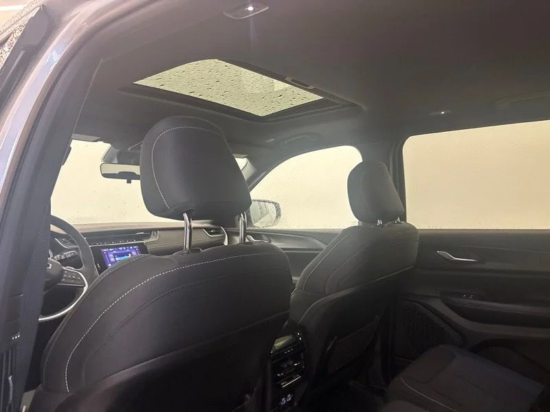 New 2026 Silver Zynith Exterior Paint Jeep Laredo X image 21