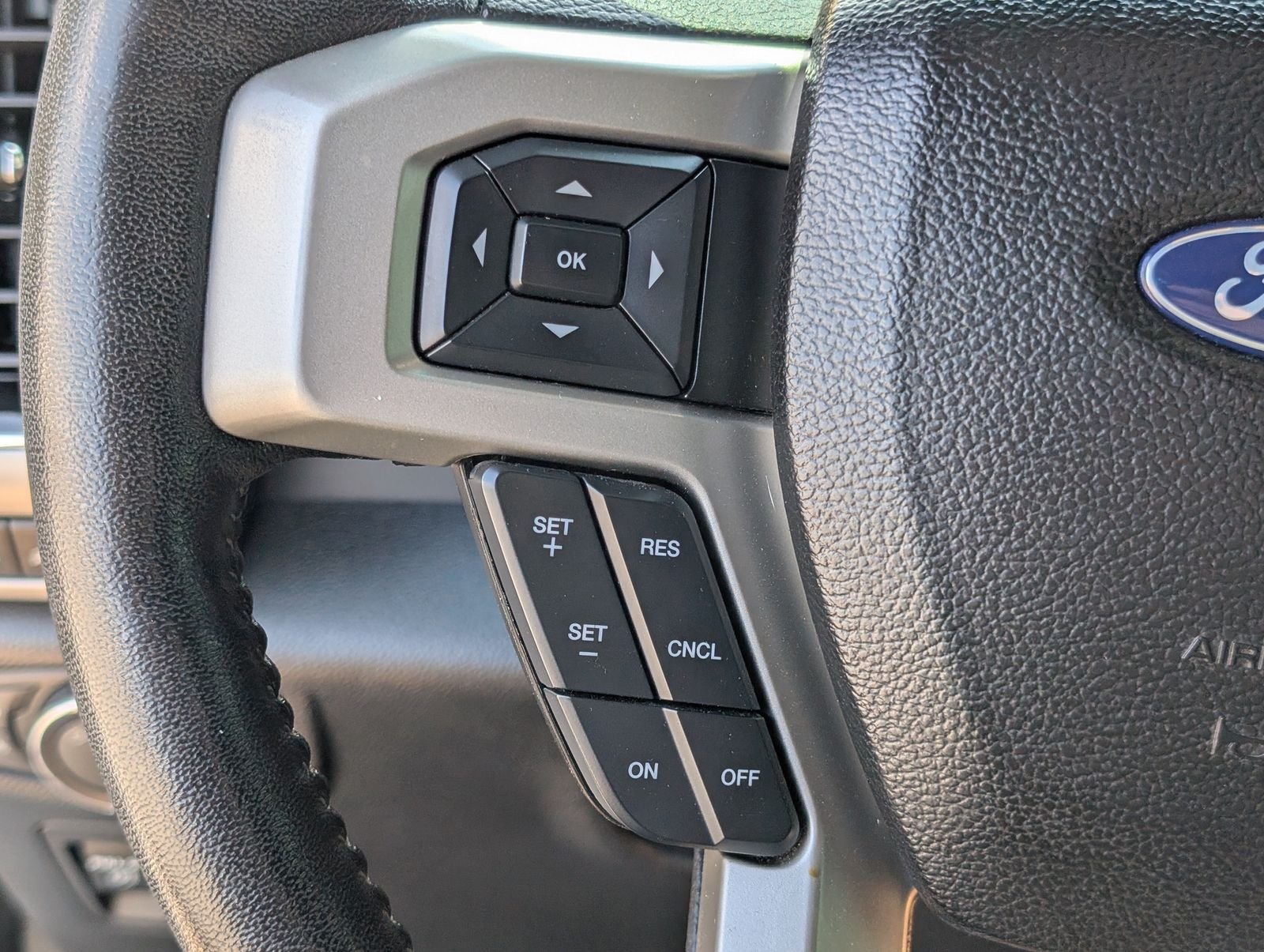 Used 2018 Oxford White Ford Lariat image 17