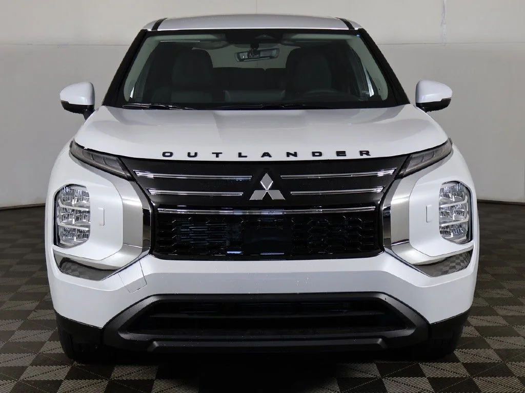 New 2026 White Mitsubishi ES image 12