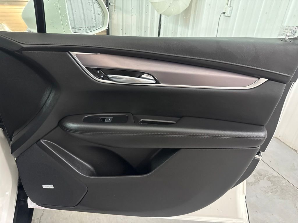 Used 2017 White Cadillac Luxury image 18