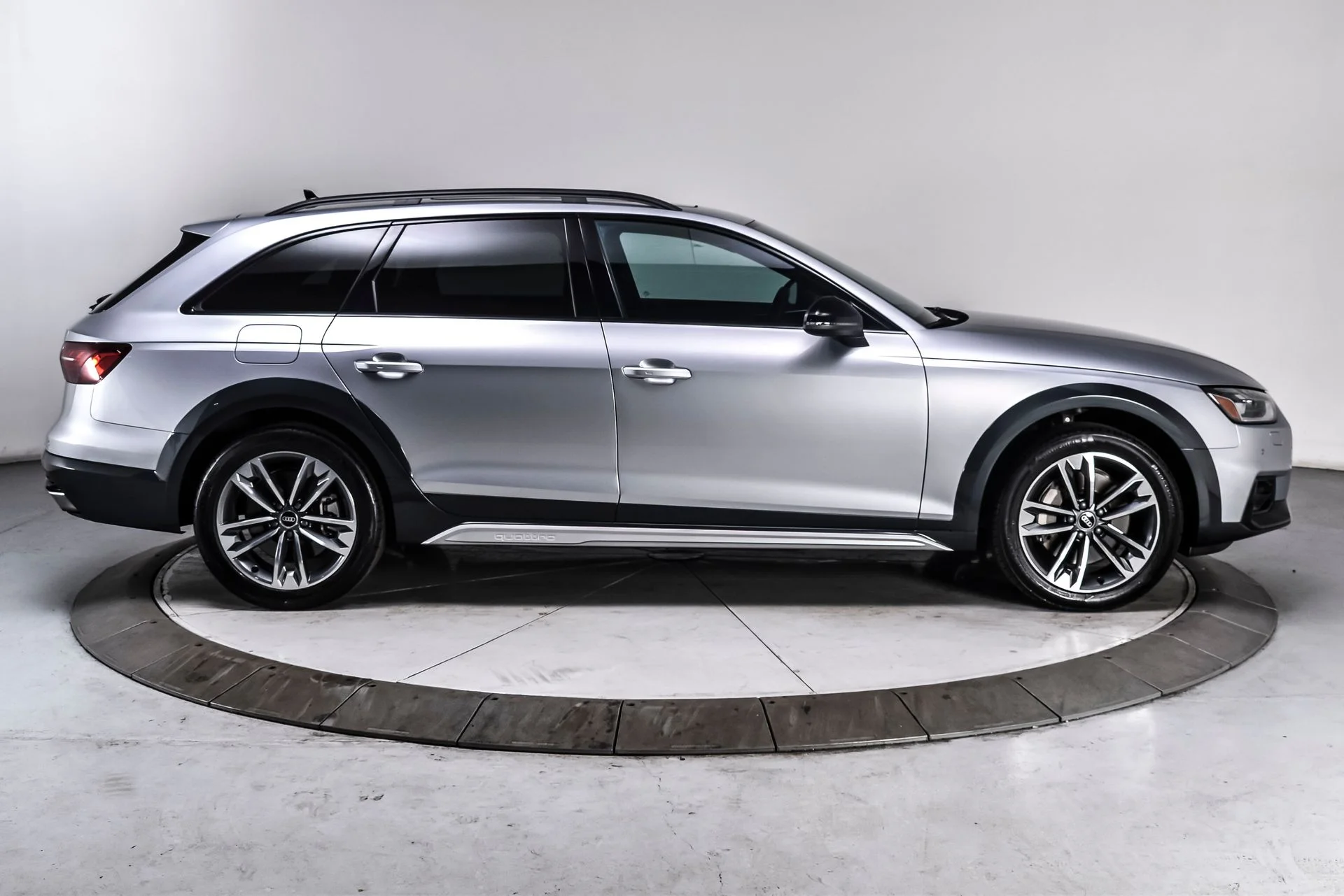 Used 2023 Florett Silver Metallic Audi 45 Premium Plus image 7
