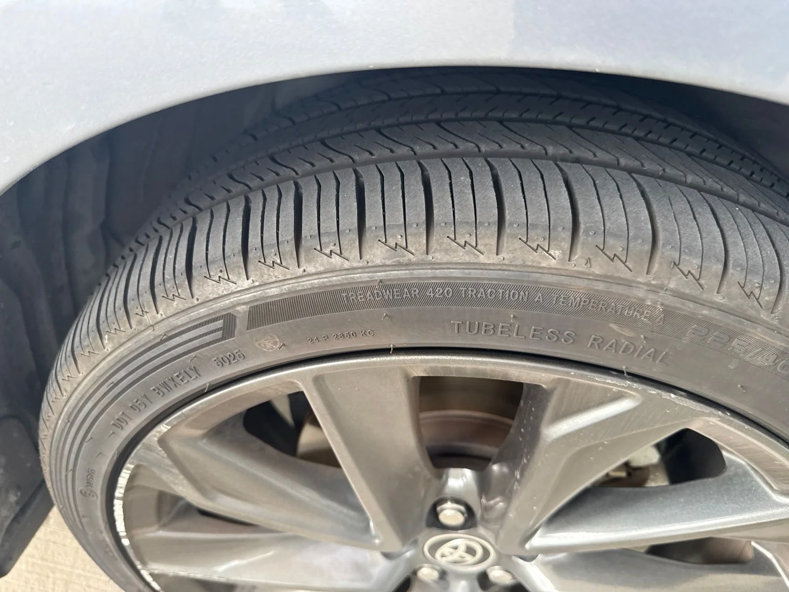 Used 2025  Toyota SE image 22