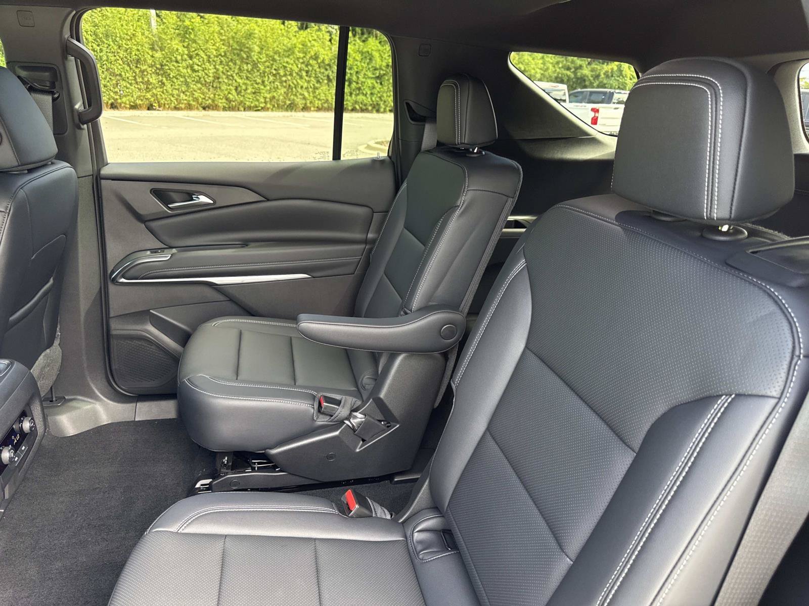 2027 Chevrolet Traverse LT - Photo 11