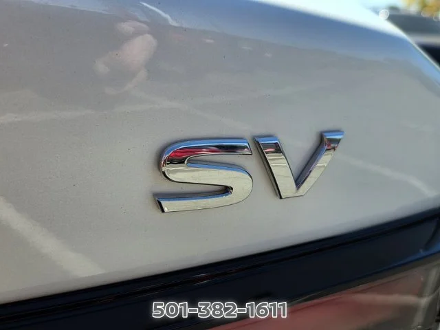 Used 2022 White Nissan SV image 17