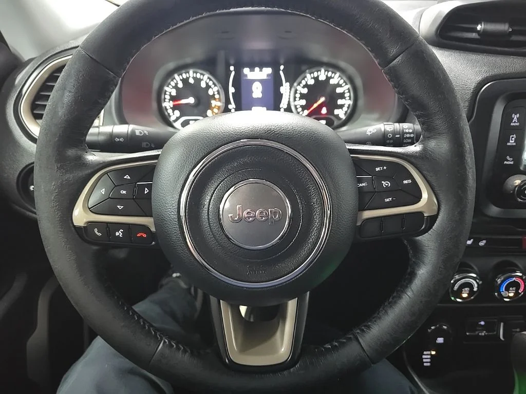 Used 2016 Black Jeep Latitude image 21