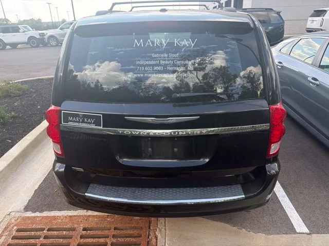 Used 2014 Black Chrysler Touring image 9
