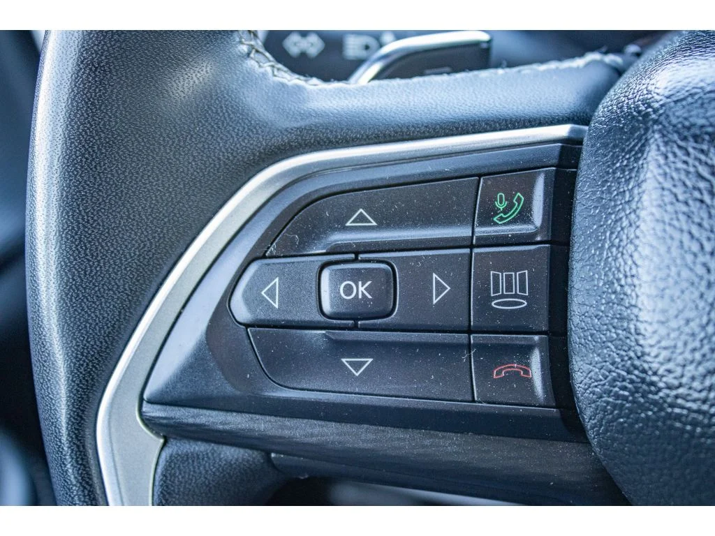 Used 2023 Baltic Gray Metallic Clearcoat Jeep Altitude image 40