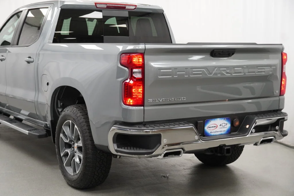 New 2026 Sterling Gray Metallic Chevrolet LT image 17