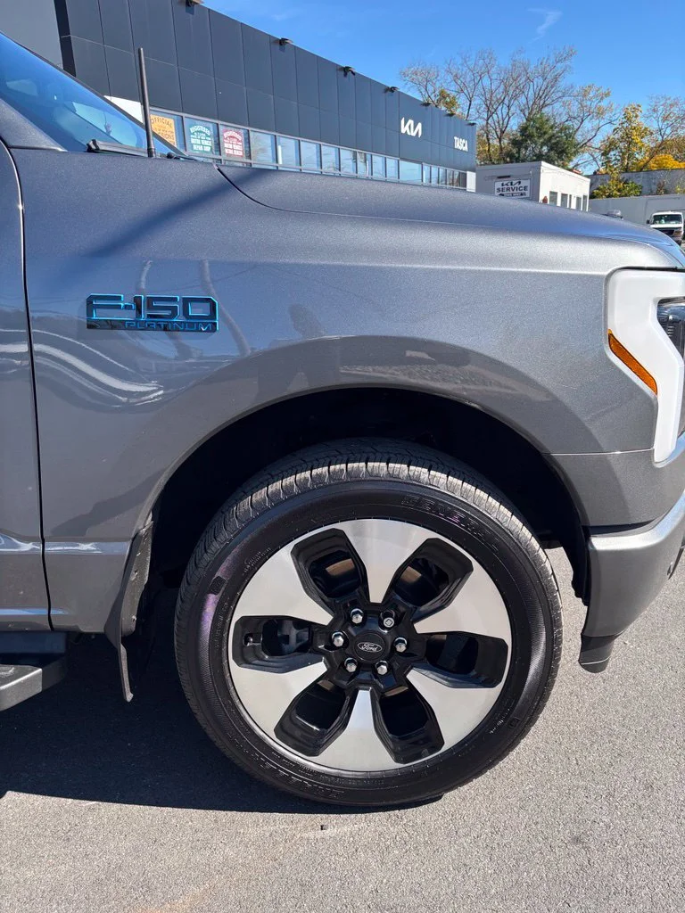 Used 2024 Gray Ford Platinum image 8