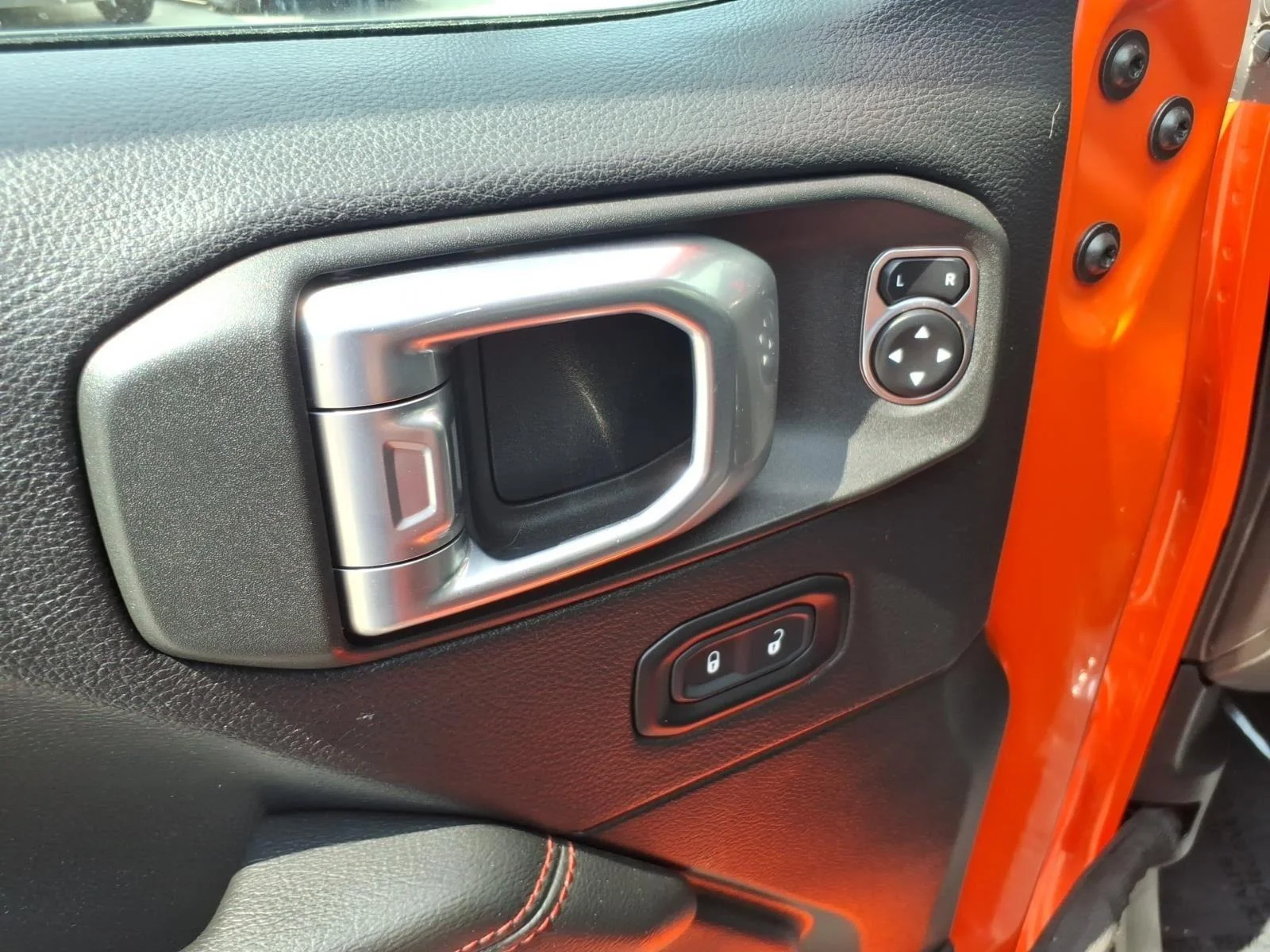 Used 2020 Punkn Metallic Clearcoat Jeep Rubicon image 13