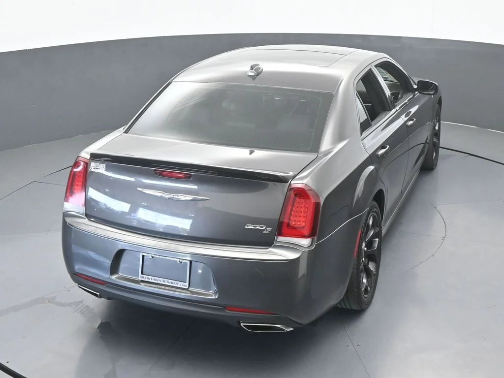 Used 2020 Granite Crystal Metallic Clearcoat Chrysler S image 51