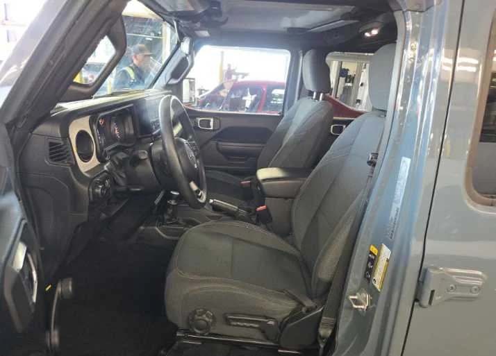 Used 2024 Anvil Clear Coat Jeep Sport image 9