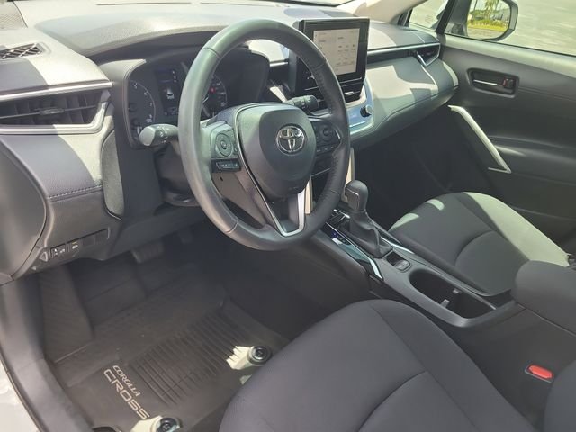Used 2024  Toyota LE image 17