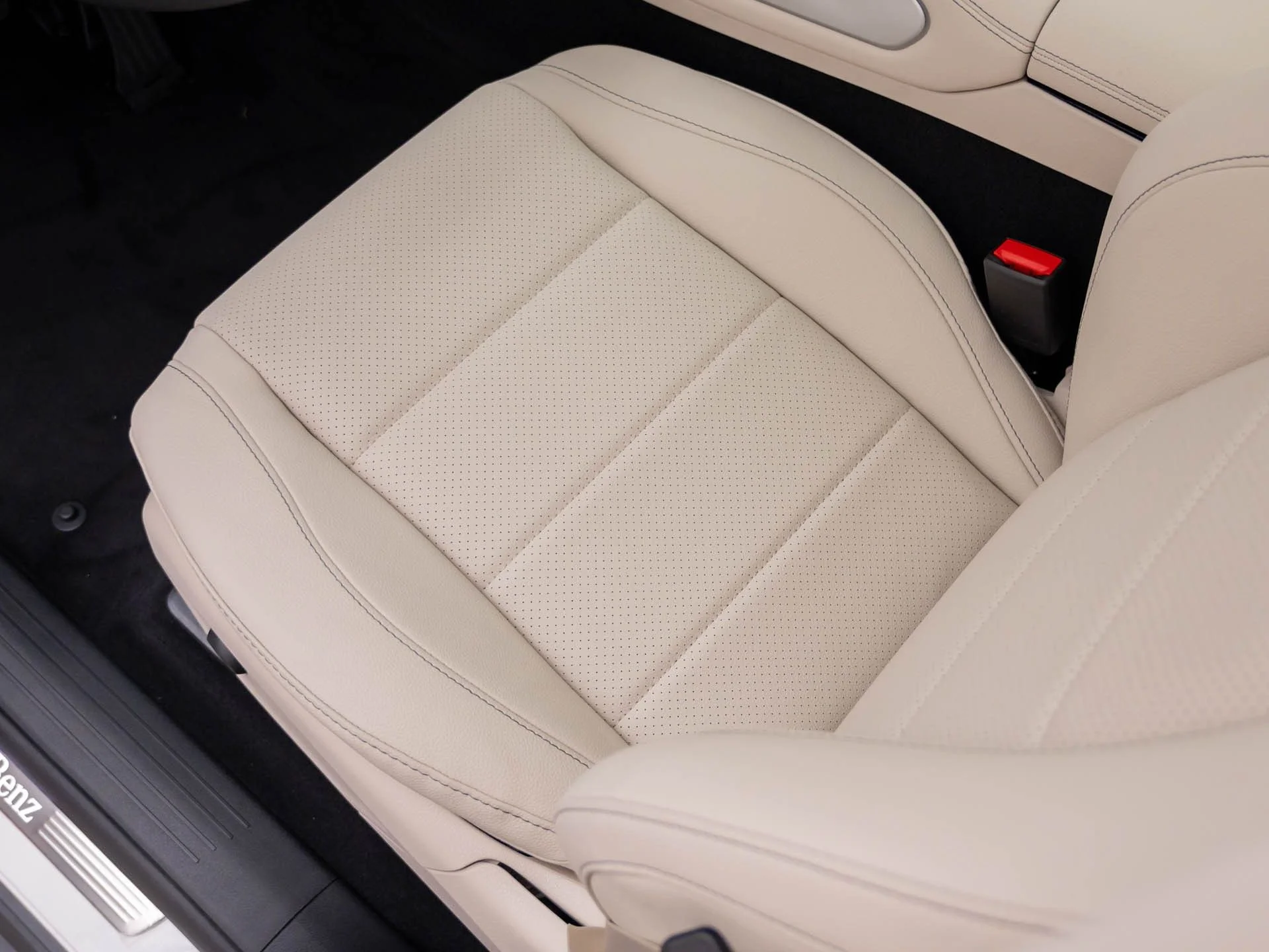 New 2026 White Mercedes-Benz GLE 450 image 16