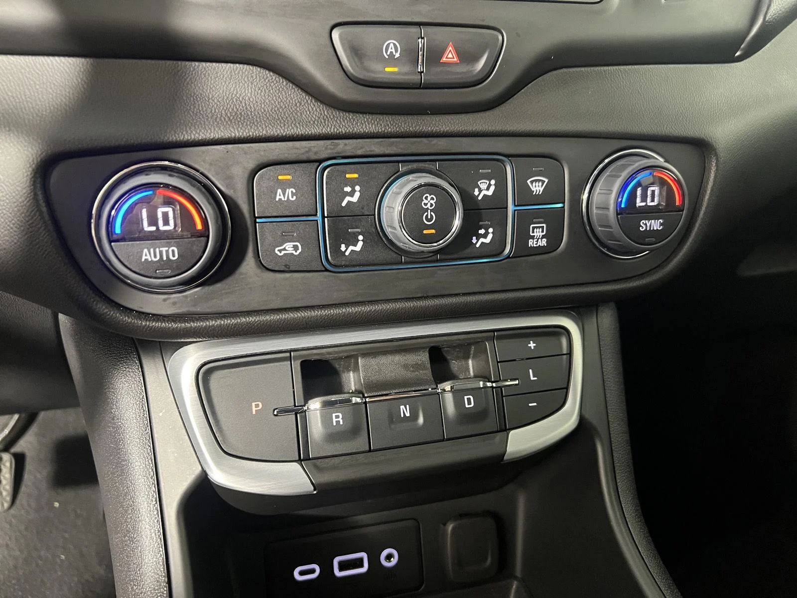 Used 2023 Marine Metallic GMC SLE image 28