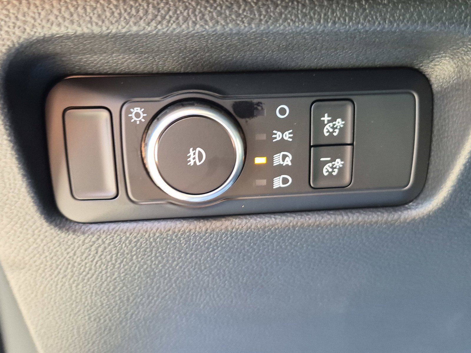 New 2026 Avalanche Ford XLT image 25