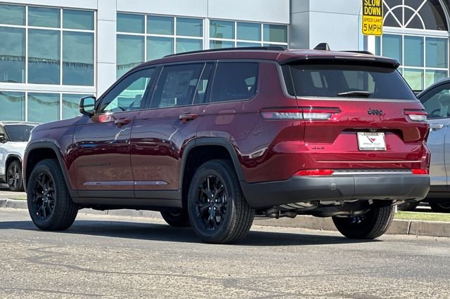 New 2026 Velvet Red Pearl-Coat Exterior Paint Jeep Laredo image 5