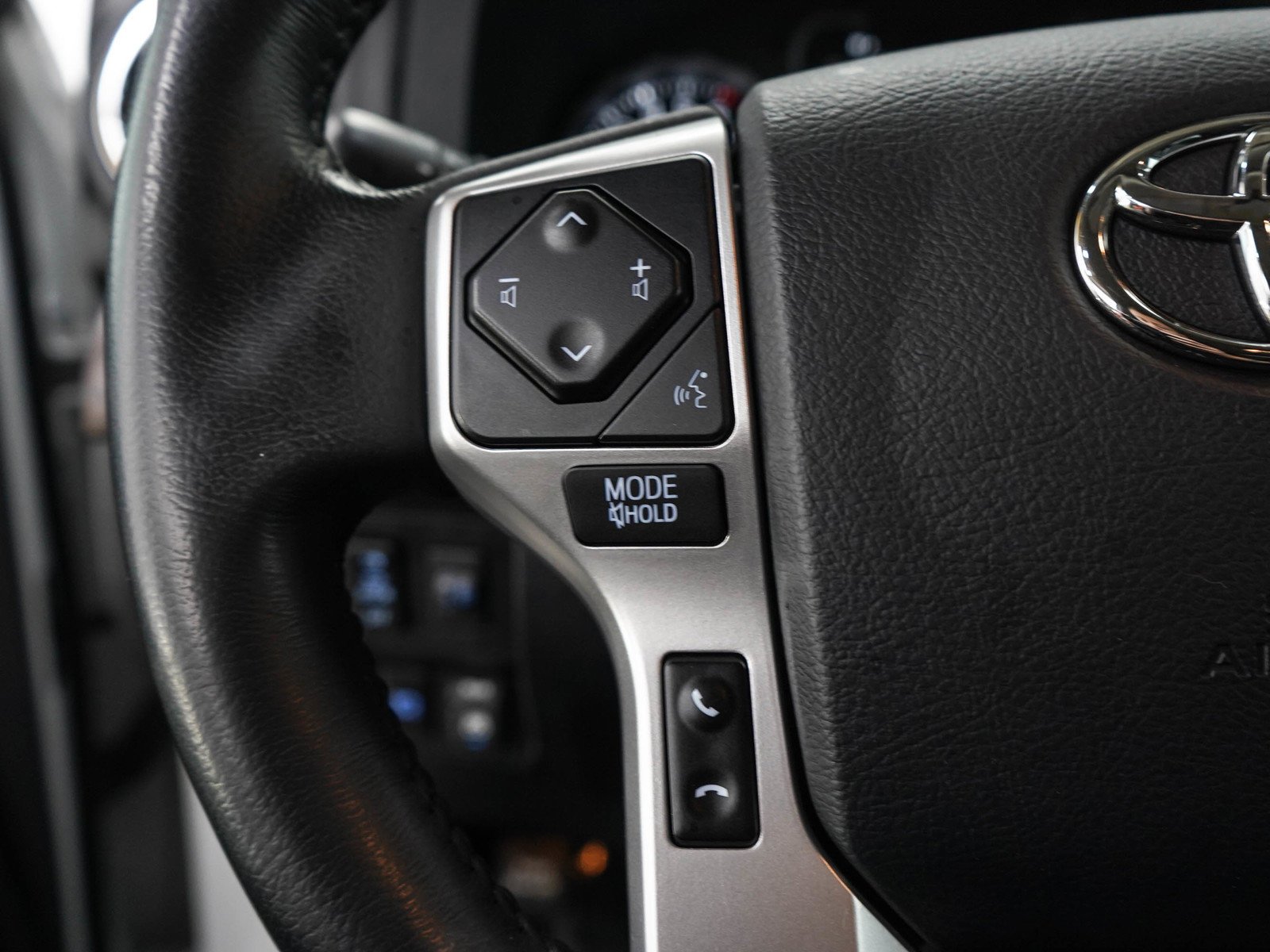 Used 2018 Super White Toyota Limited image 27