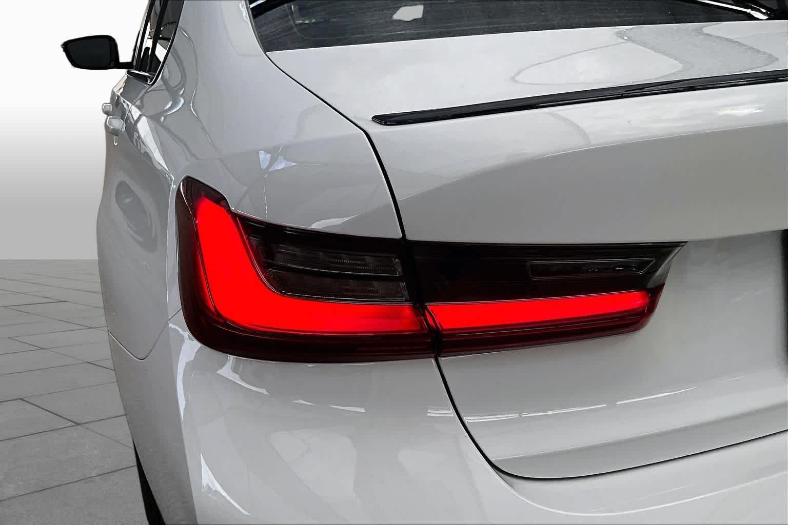 Used 2025 Alpine White BMW 330i image 29