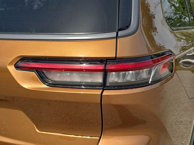 New 2026 Copper Shino Metallic Clear-Coat Exterior Paint Jeep Limited image 8
