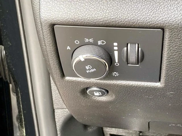 Used 2021 Black Jeep Limited image 21
