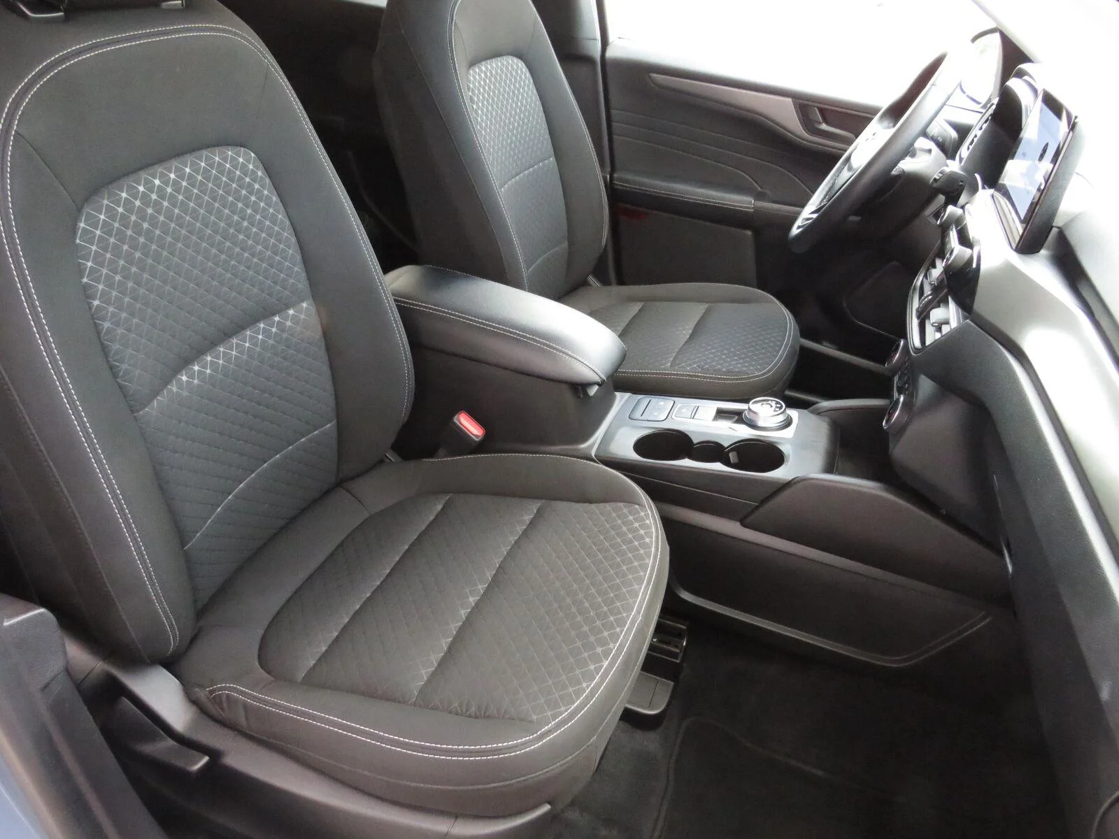 Used 2023 Vapor Blue Metall Ford Active image 26