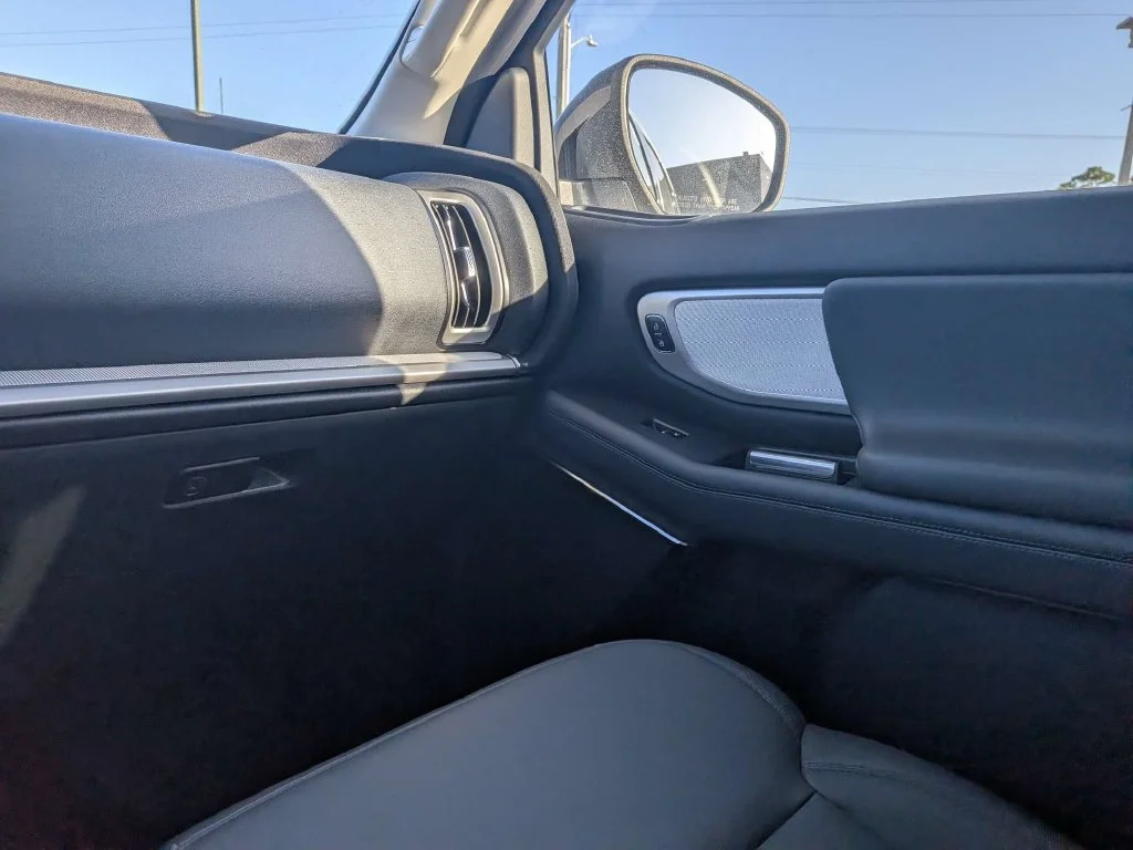 New 2026 Oxford White Ford Active image 14