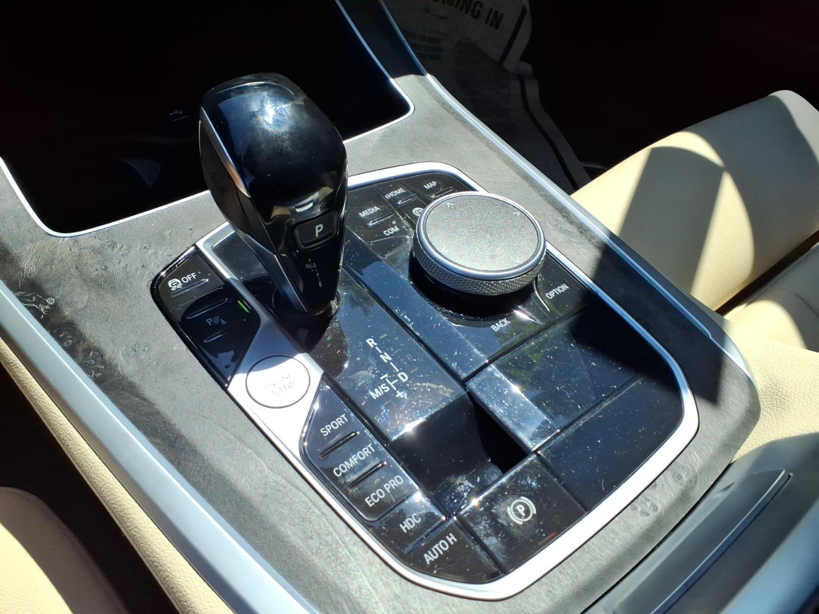 Used 2022 Black BMW xDrive40i image 8