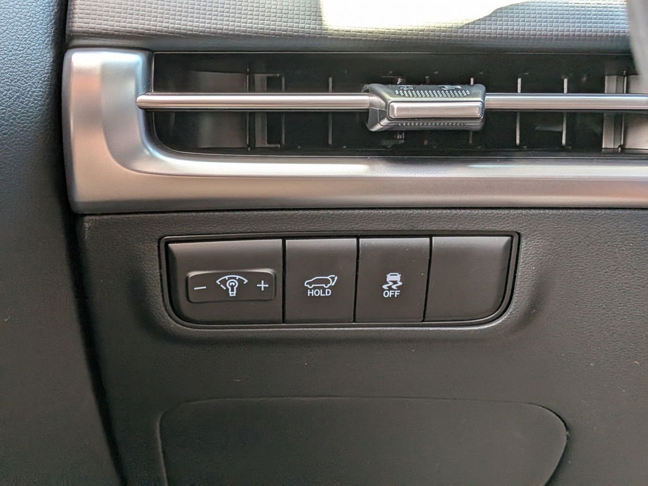 New 2026 Serenity White Pearl Hyundai SEL FWD image 22